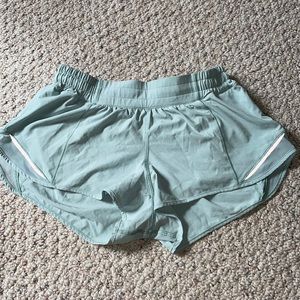 Lululemon hotty hot short shorts size 4